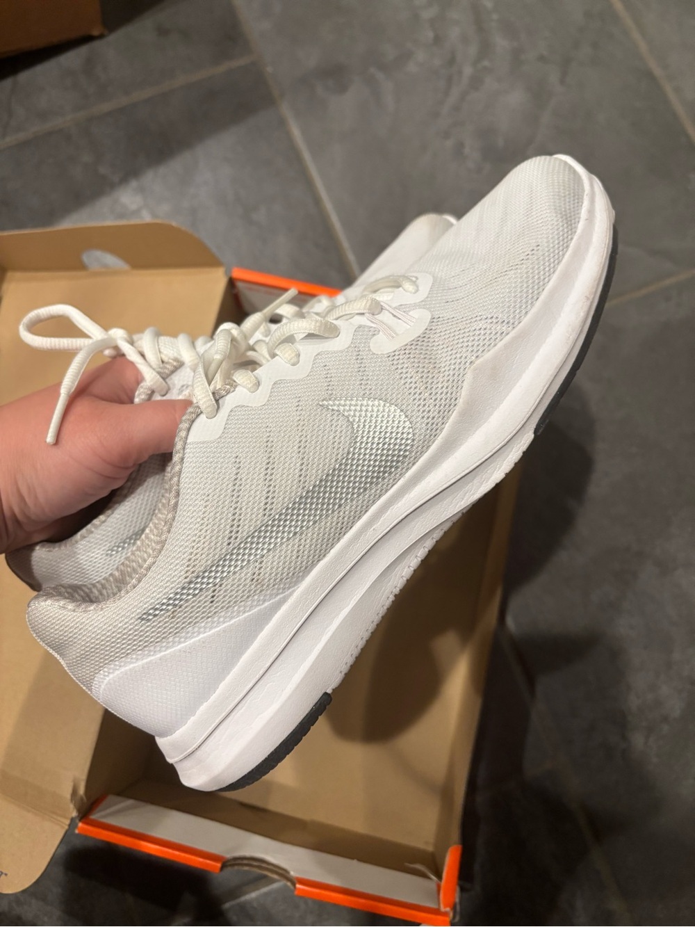 Women’s Nike IN-SEASON TR 7 white sneakers size 8.5
